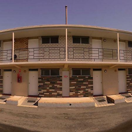 Bunkers Backpackers Hostel Busselton Exterior photo